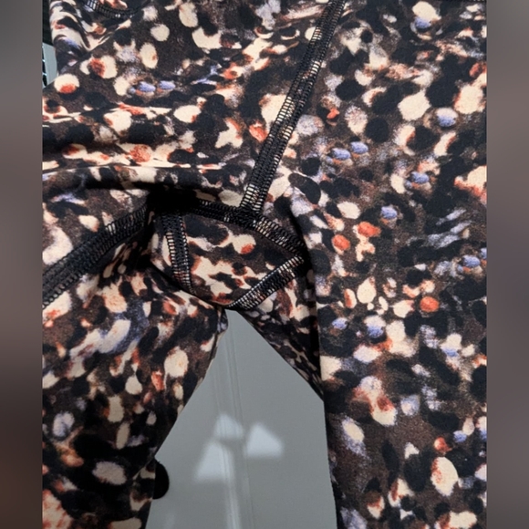 Lululemon Wunder Trains size 4 - Picture 8 of 11